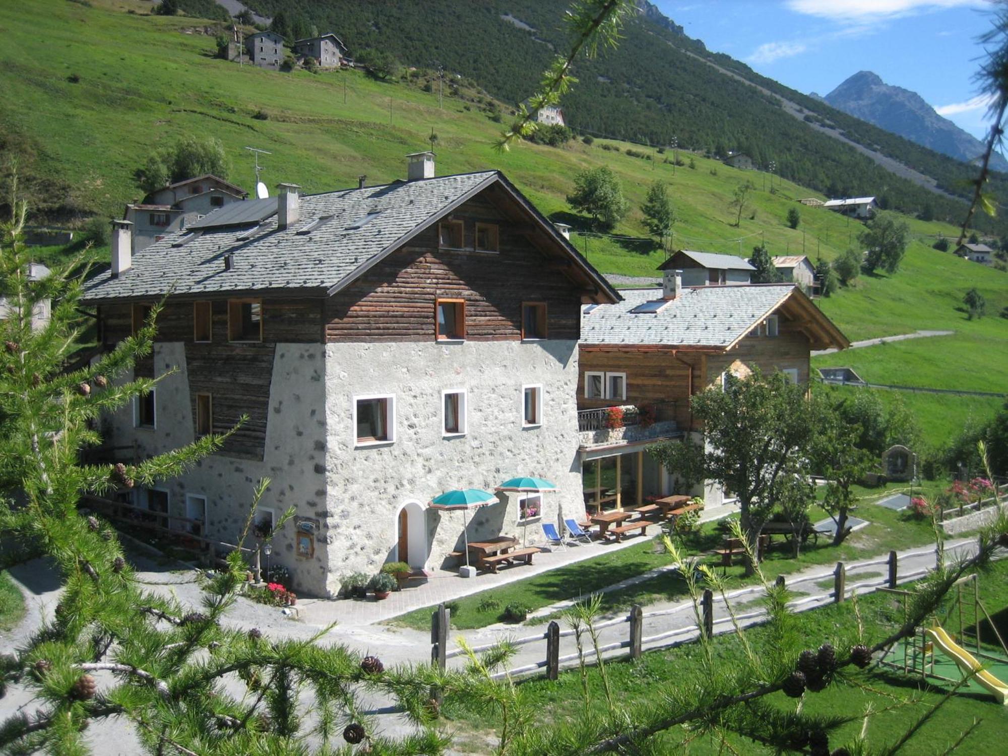 Agriturismo Raethia Isolaccia Luaran gambar