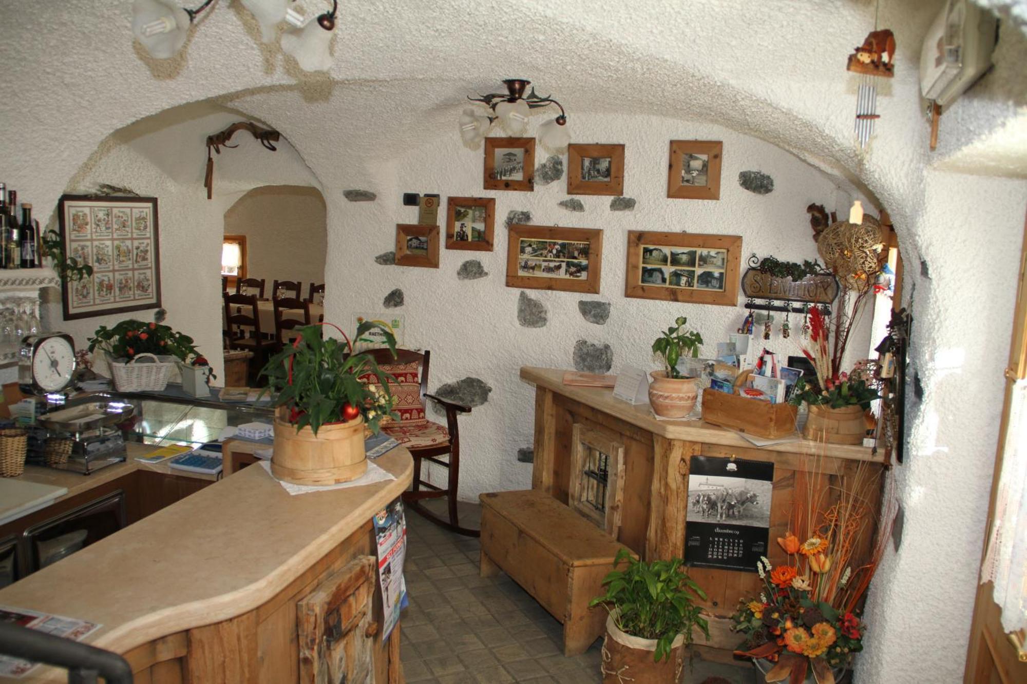 Agriturismo Raethia Isolaccia Luaran gambar
