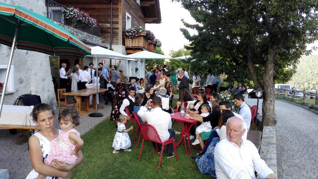Agriturismo Raethia Isolaccia Luaran gambar