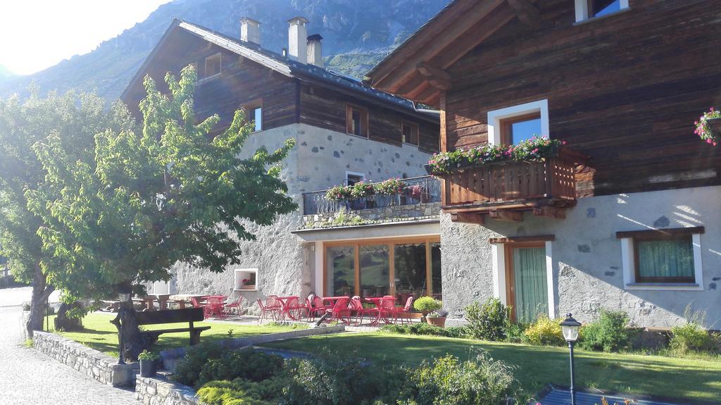 Agriturismo Raethia Isolaccia Luaran gambar