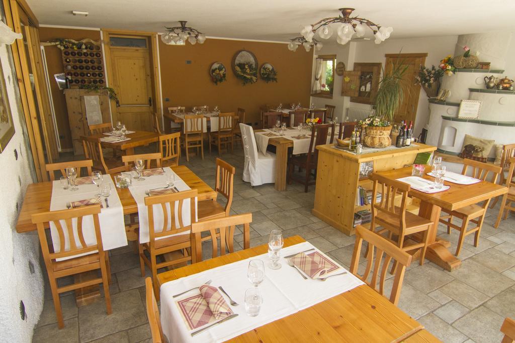 Agriturismo Raethia Isolaccia Luaran gambar