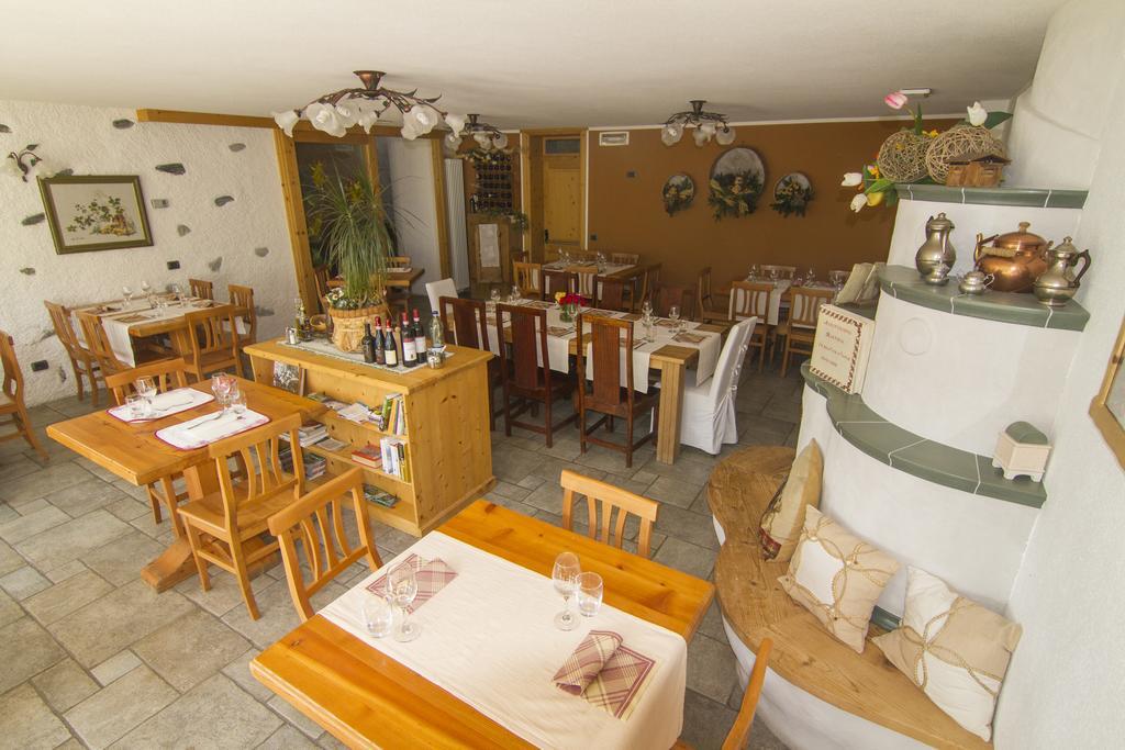 Agriturismo Raethia Isolaccia Luaran gambar